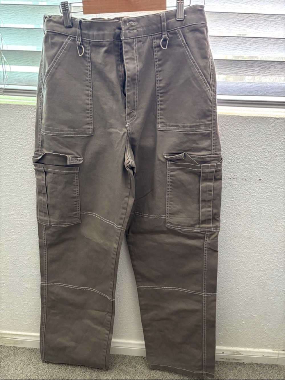 Charlotte Russe Men's Cargo Pants in Olive Brown